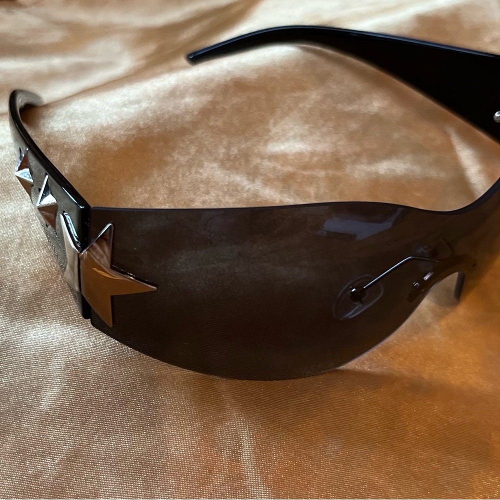 Rimless Y2K  Black Sunglasses with Star Accents